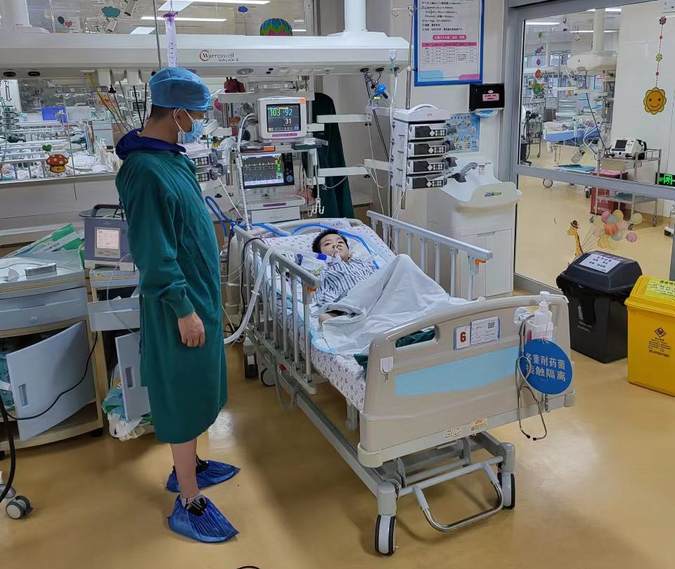 鄱阳县跨省救护车出租公司